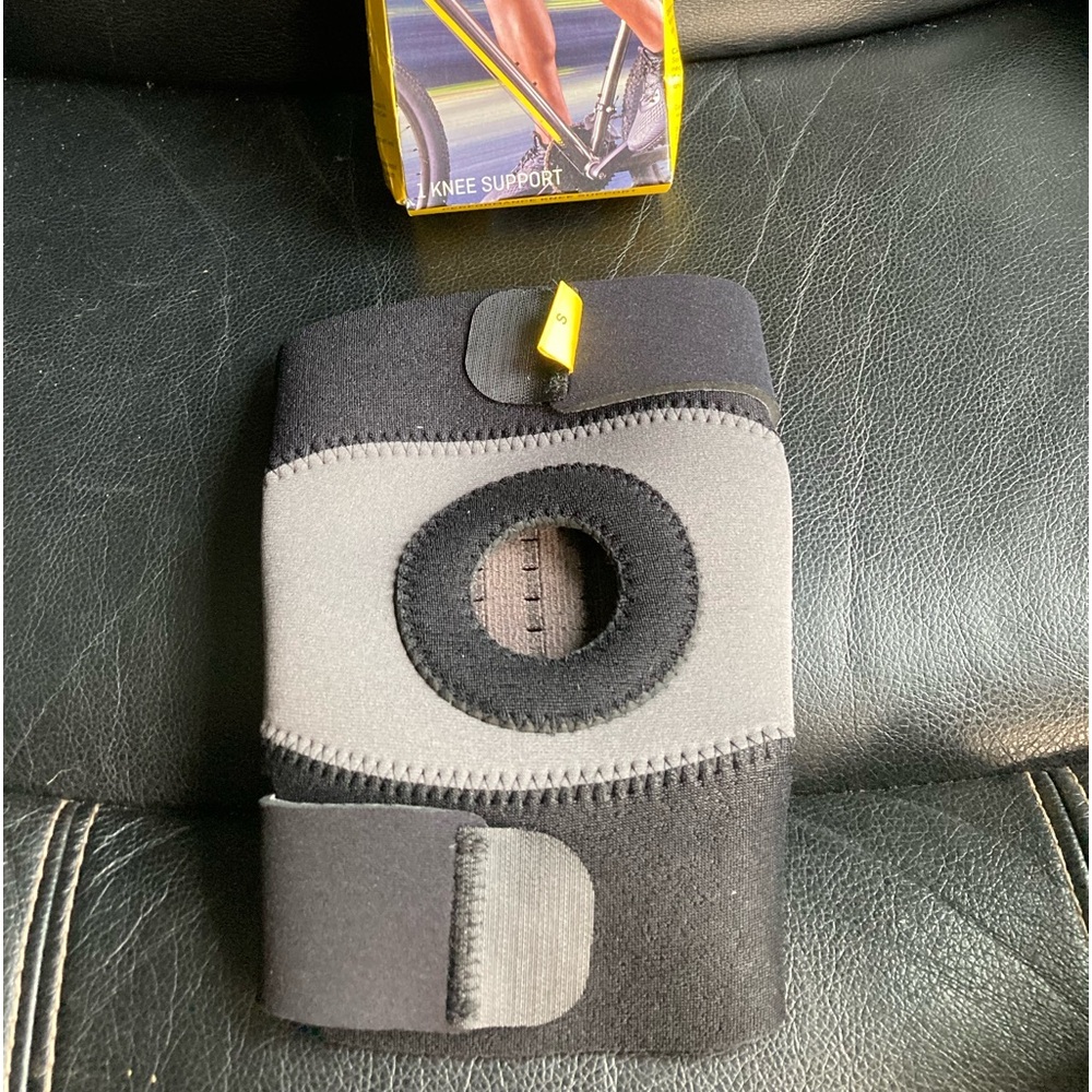 3M Futuro Knee Performance Support - Picture 7 of 8
